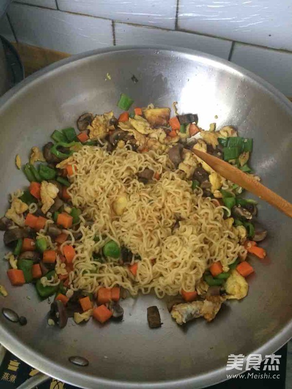 Fried Instant Noodles recipe