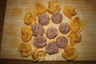 Romantic Chinese Valentine's Day-color Rose Roll recipe