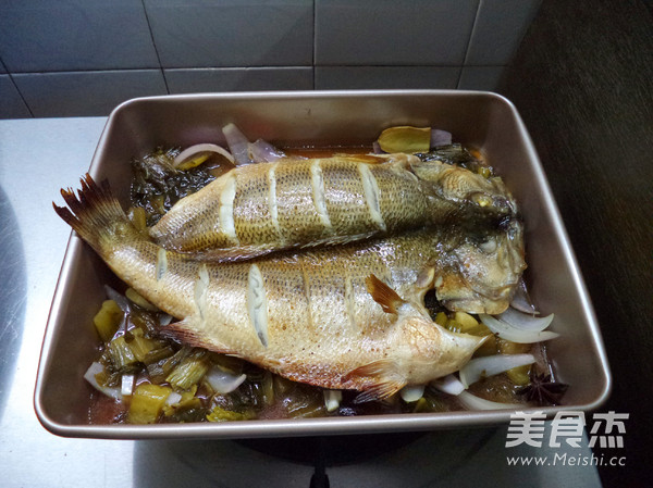 Grilled Fish with Sauerkraut recipe