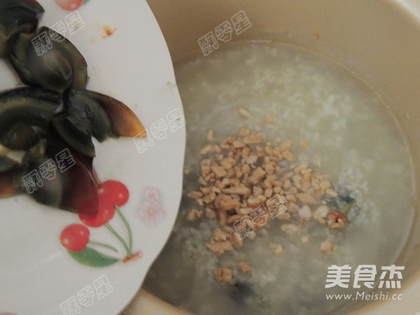 Congee with Preserved Egg and Lean Meat recipe