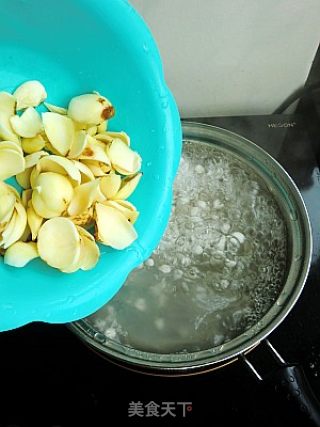 Sago Lily Orange Porridge-qi Qi Nourishes The Lungs in Autumn recipe