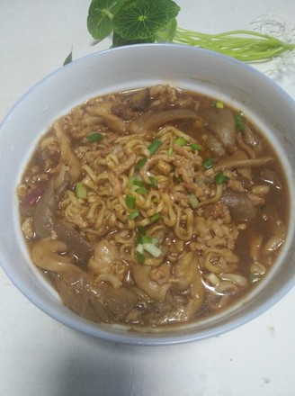 #中卓炸酱# Instant Noodles with Shredded Pork and Mushroom recipe