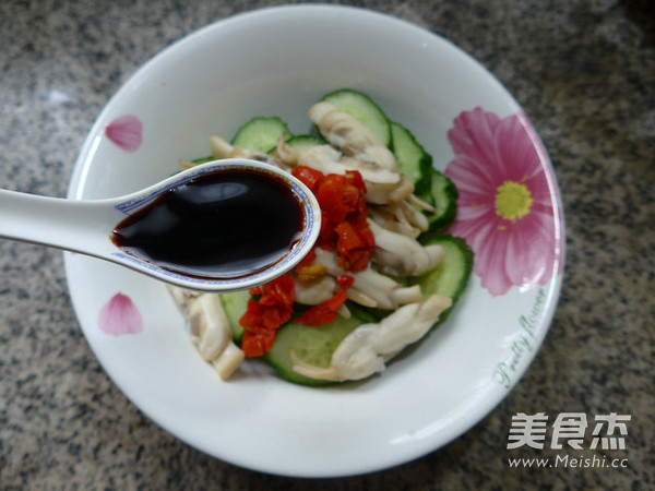 Cucumber Mixed Razor Clams recipe