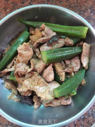 Stir-fried Pork with Shiitake and Okra recipe