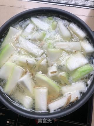 White Shell and Zucchini Soup recipe