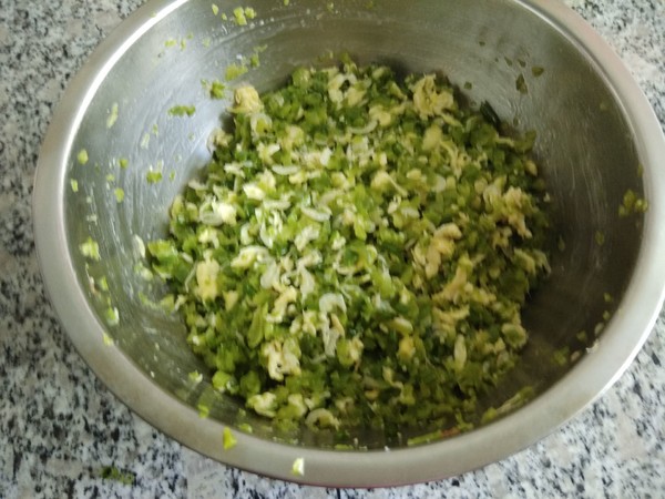 Egg and Green Pepper Dumplings recipe