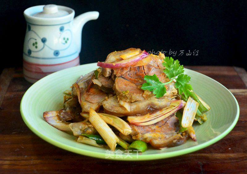 Spicy Pork Knuckle with Cold and Spicy Sauce recipe