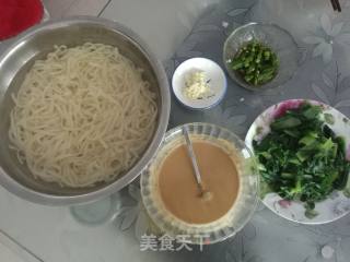 Cool Summer Noodles with Sesame Sauce recipe