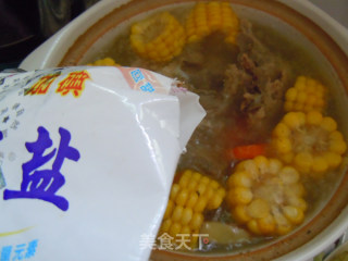 Golden Yellow Autumn-------corn Bone Soup recipe