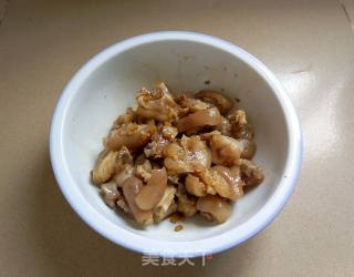Pork's Trotter with Sand Ginger Salad recipe