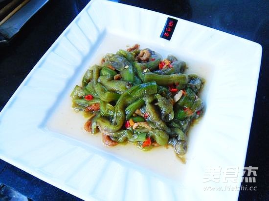 Steamed Loofah with Sea Rice recipe