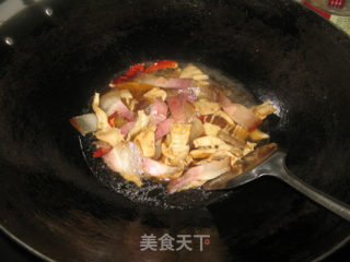 Stir-fried Bacon with Dried Bamboo Shoots recipe