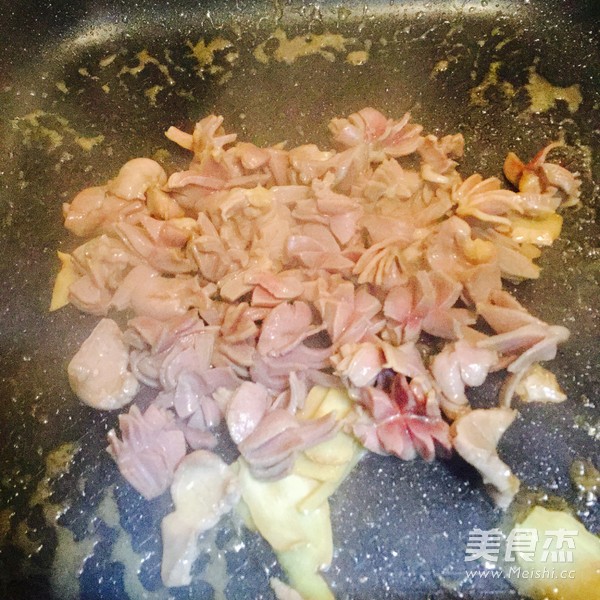 Stir-fried Chicken Kidney with Radish recipe