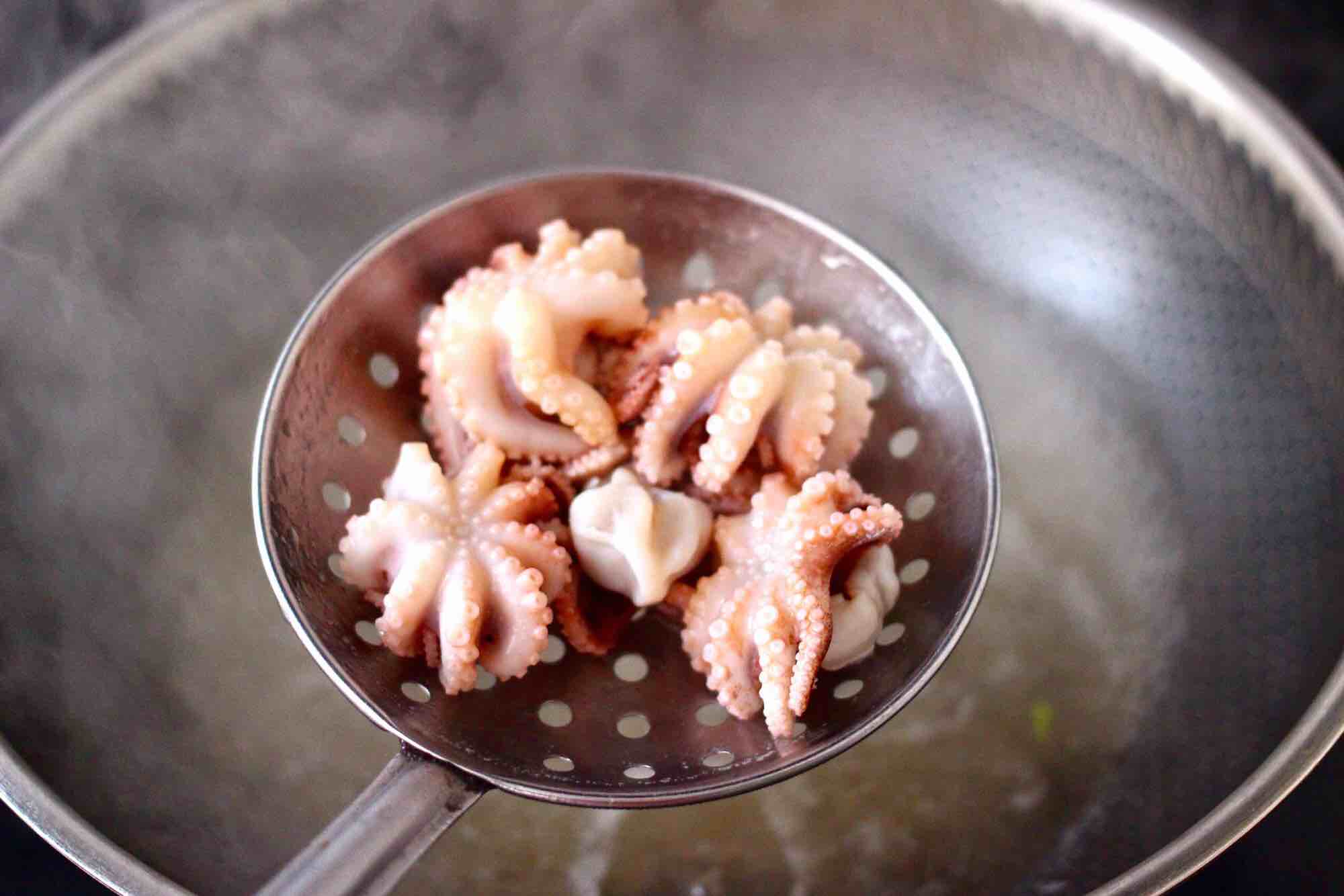 Cuttlefish Fragrant Dried Celery Stir-fry recipe