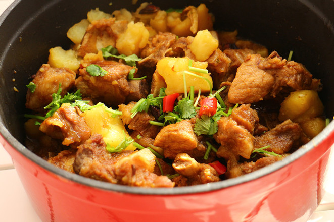 Pork Ribs Stewed with Potatoes in A Pot recipe