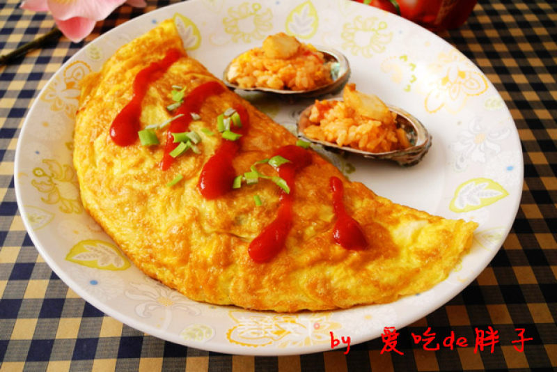 Omelette Rice with Salmon and Tomato Sauce recipe