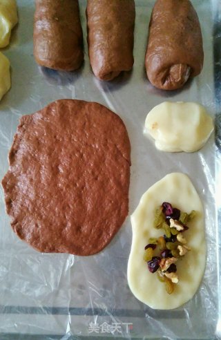 Cocoa Mochi Soft European Buns recipe