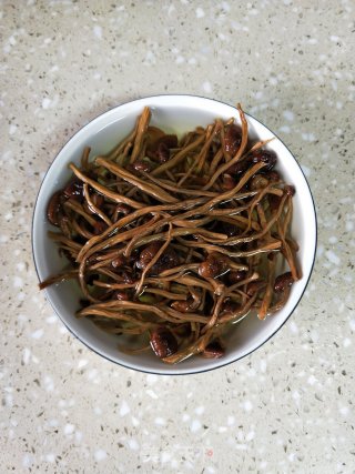 Stewed Chicken Soup with Tea Tree Mushroom recipe