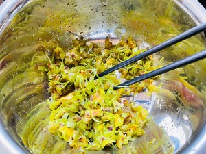 Pure Vegetarian Salad with Dendrobium Flowers recipe