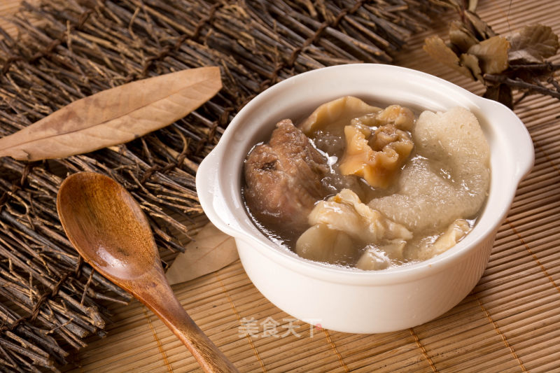 Stewed Fish Maw with Bamboo Fungus and Abalone