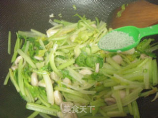 Stir-fried Mushrooms with Celery recipe