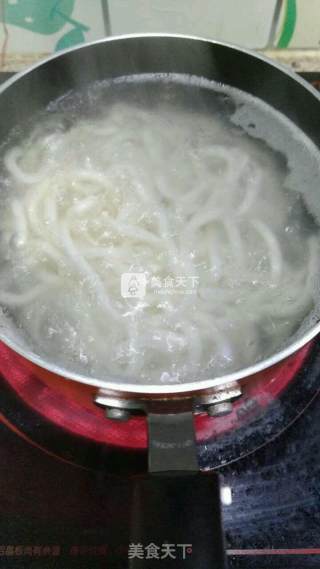 Fried Udon Noodles with Tomato recipe