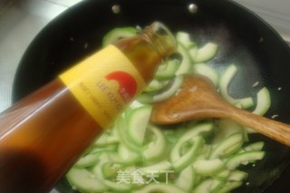 Sterilization and Antihypertensive Health Vegetables-[garlic Zucchini] recipe