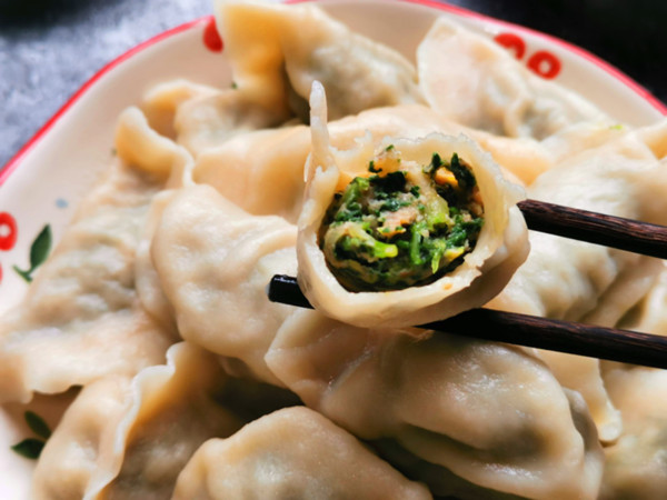 Shepherd's Purse and Pork Dumplings recipe