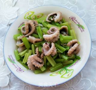 Stir-fried Celery with Eight Strips recipe