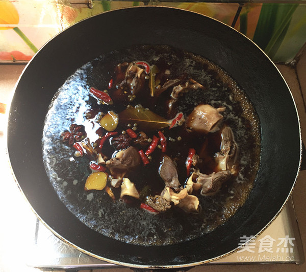 Spicy Stir-fried Braised Pork Heart recipe