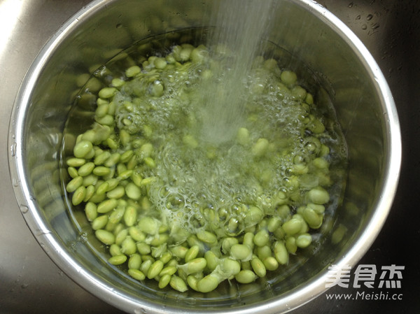 Stir-fried Diced Beans with Edamame and Rice recipe