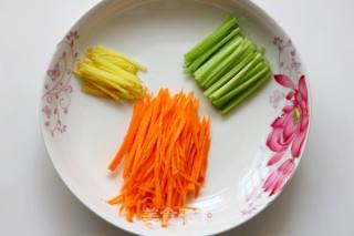 [refreshing Cold Dishes] Sea Mushrooms Mixed with Three Shreds recipe