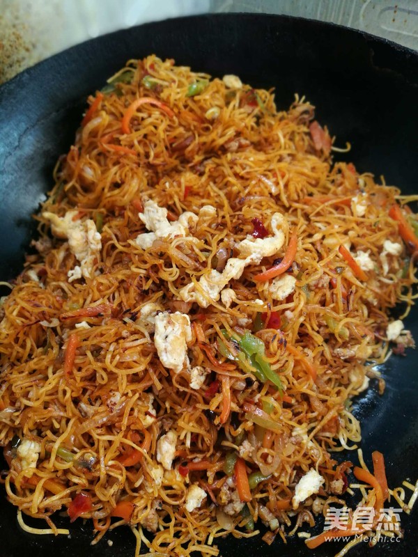 Fried Noodles with Pork and Egg Sauce recipe