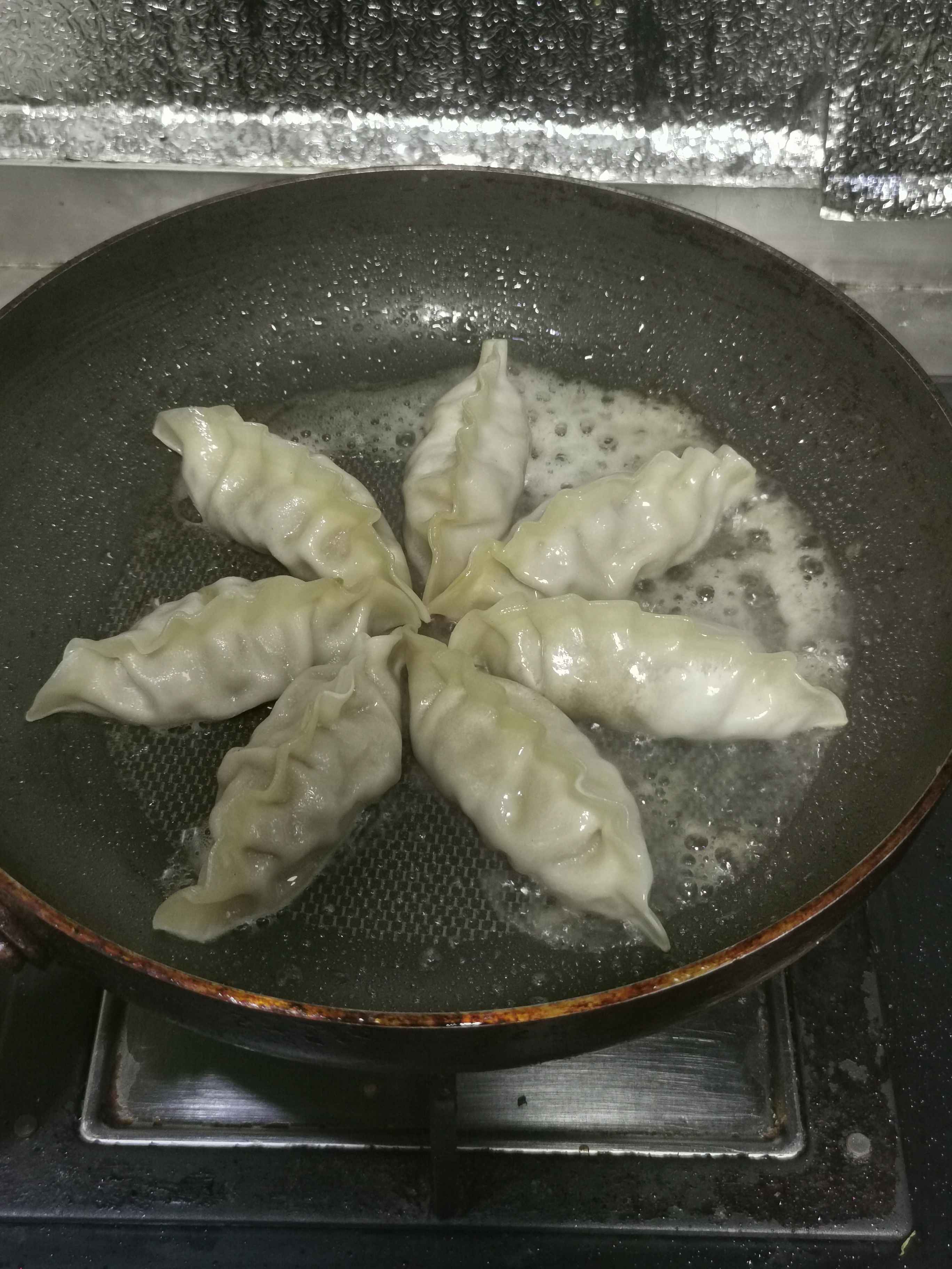 A Delicious Breakfast in 5 Minutes ~ Baodan Fried Dumplings recipe