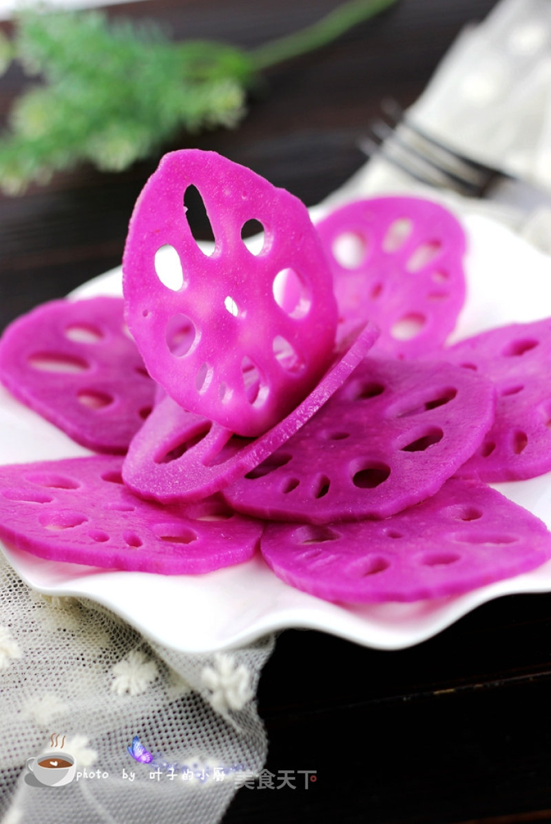 Winter Healthy Refreshing Dish---sour and Spicy Rouge Lotus Root Slices recipe