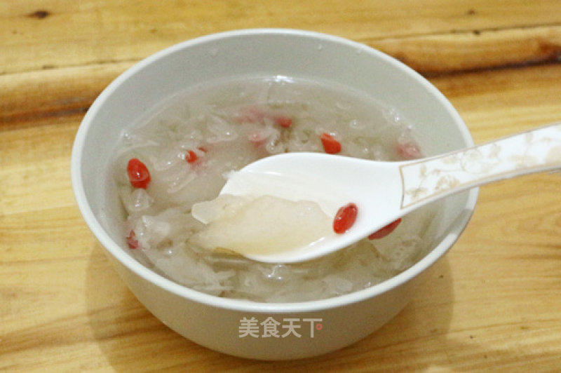 Xylitol Tremella Snow Pear Soup recipe