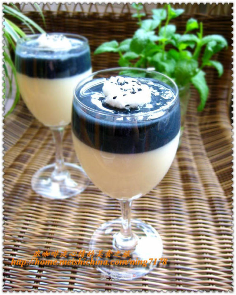 Black Sesame Soy Milk Panna Cotta recipe