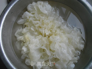 Water Chestnut and White Fungus Soup recipe