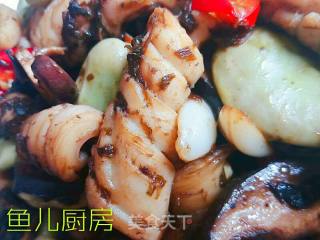 Fresh Squid, Shiitake Mushrooms and Green Broad Beans──private Dishes in Yuer's Kitchen recipe