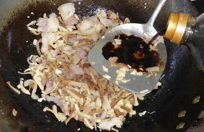 Fried Pork with Dried Bamboo Shoots recipe
