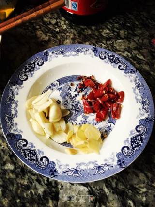 Home Cooking (fried Diced Meat and Egg with Snow Peas) recipe