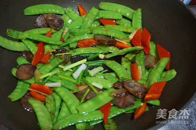 Stir-fried Lentils with Sausage recipe