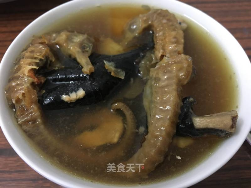 Stewed Black-bone Chicken with Seahorse Fish Maw recipe