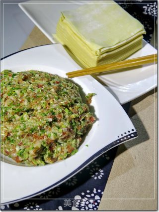 Bean Sprouts and Fresh Meat Beaten Wontons recipe