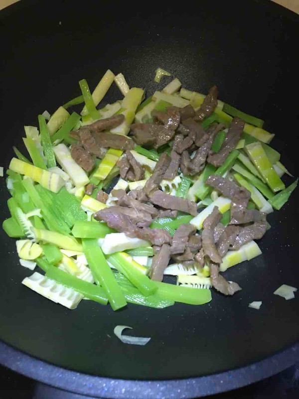 Stir-fried Beef Tenderloin with Double Bamboo Shoots recipe