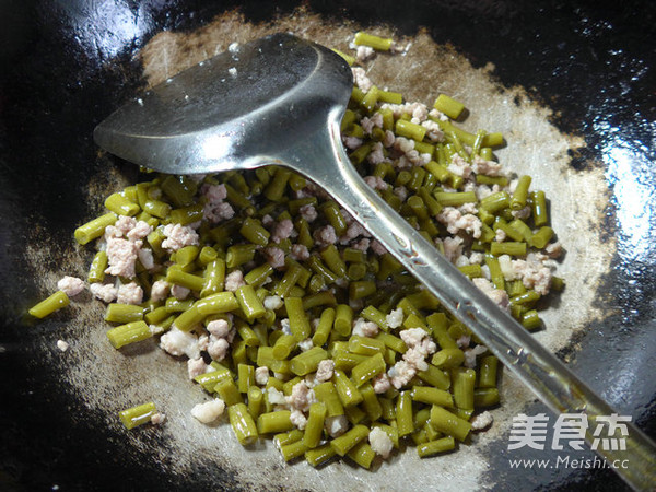 Stir-fried Sour Beans with Minced Pork recipe