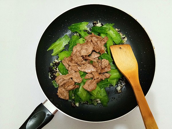 Beef Stir-fried Bitter Gourd recipe