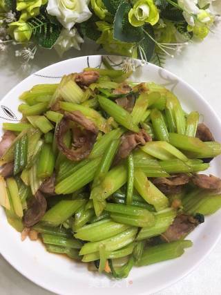 Stir-fried Celery with Sausage recipe