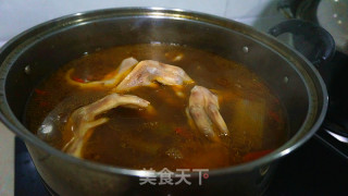 Spicy Braised Pig's Trotters in Brine Production recipe