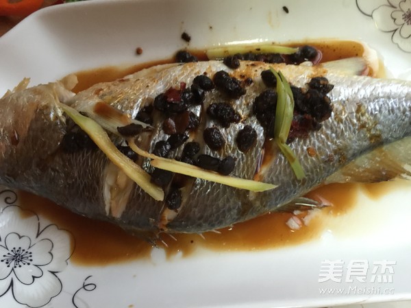 Steamed Yellow Croaker with Tempeh recipe